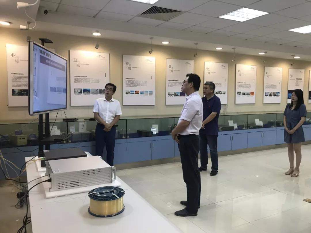 集团总经理鲁国庆到理工光科开展主题教育调研