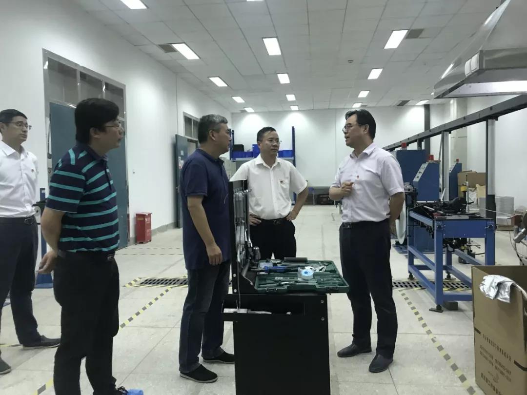 集团总经理鲁国庆到理工光科开展主题教育调研